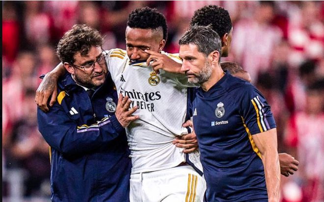 机会挤进首 机会挤进首