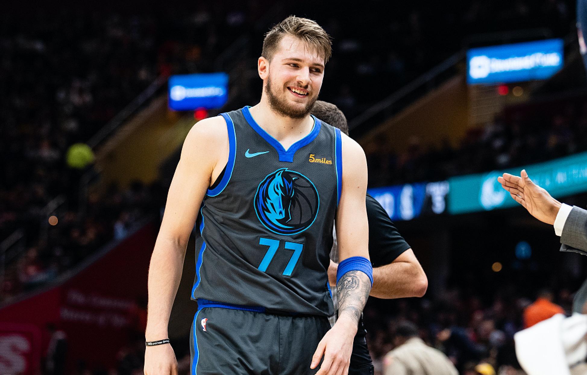 祖巴茨在接 祖巴茨在接