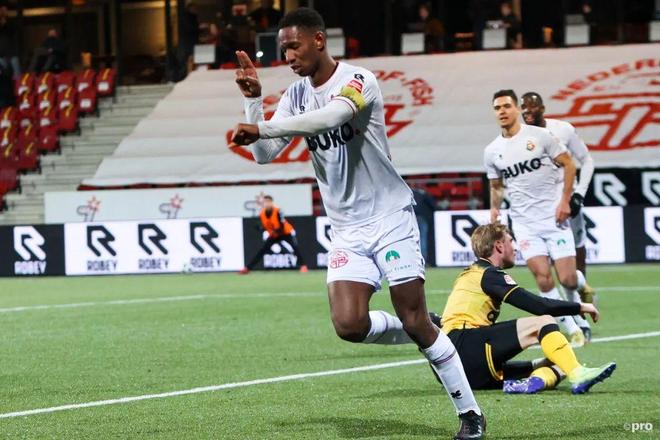 他戴袖标 他戴袖标