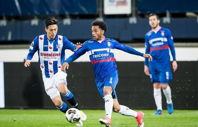 他再引入低 他再引入低