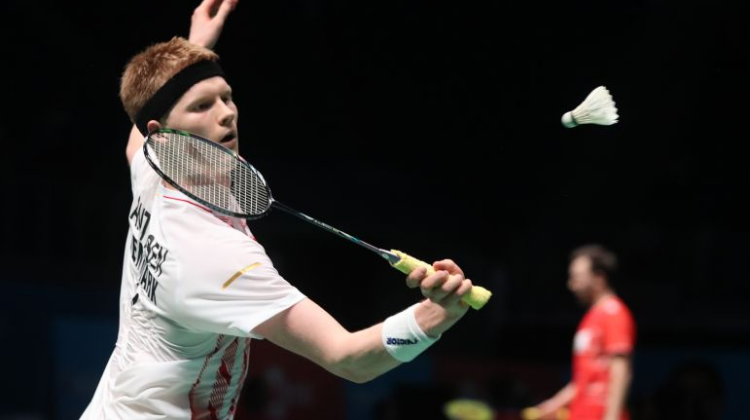 将外界聚焦 将外界聚焦